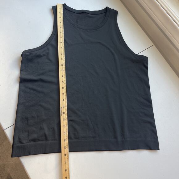 Lululemon Women SZ 12 Swiftly Breathe Relaxed Muscle Tank Top Black Breathable - Picture 6 of 7